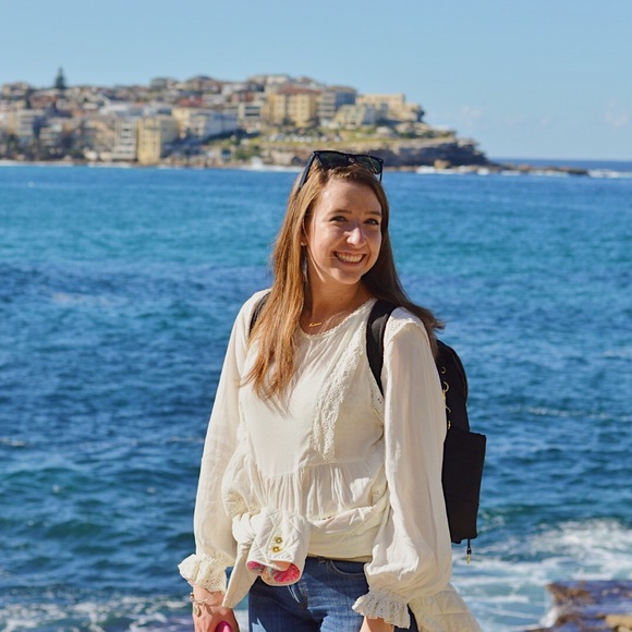 Meet your Posher, Ainsley - Picture 1 of 1